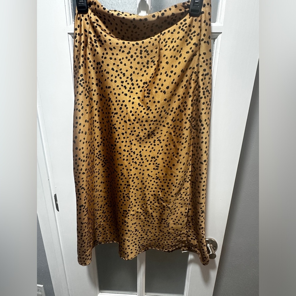 Nasty Gal Dalmatian Spot Satin Midi Skirt - Picture 4 of 6